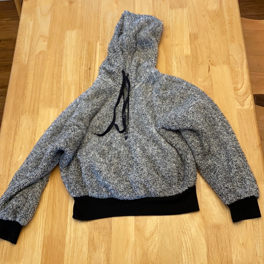 Women’s fluffy half zip crop top jacket
